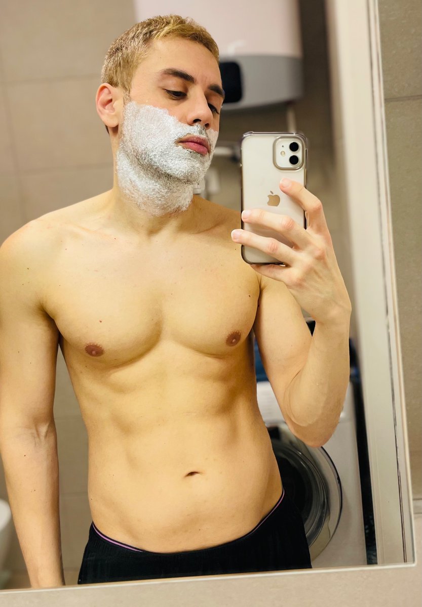 BoyToyInculator's tweet photo. Shaving time? https://t.co/Z3VaqnNW9d