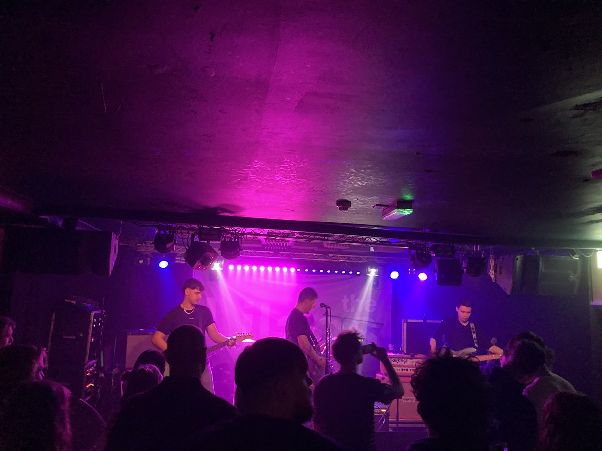 A bit late on the post, (day trip to Bolton yesterday!), but just to say that @TheLilacsUk , @Lockin_Band & @SV_242 were fantastic in Southampton on Friday night. All three sets were excellent. Great to see a number of familiar faces as well