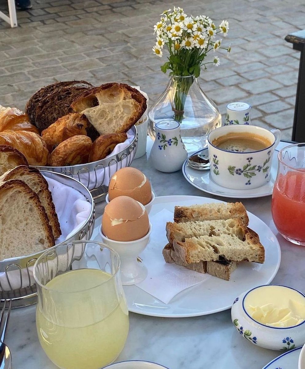 pradasunset's tweet photo. sunday in spring https://t.co/nagawmG4Jt