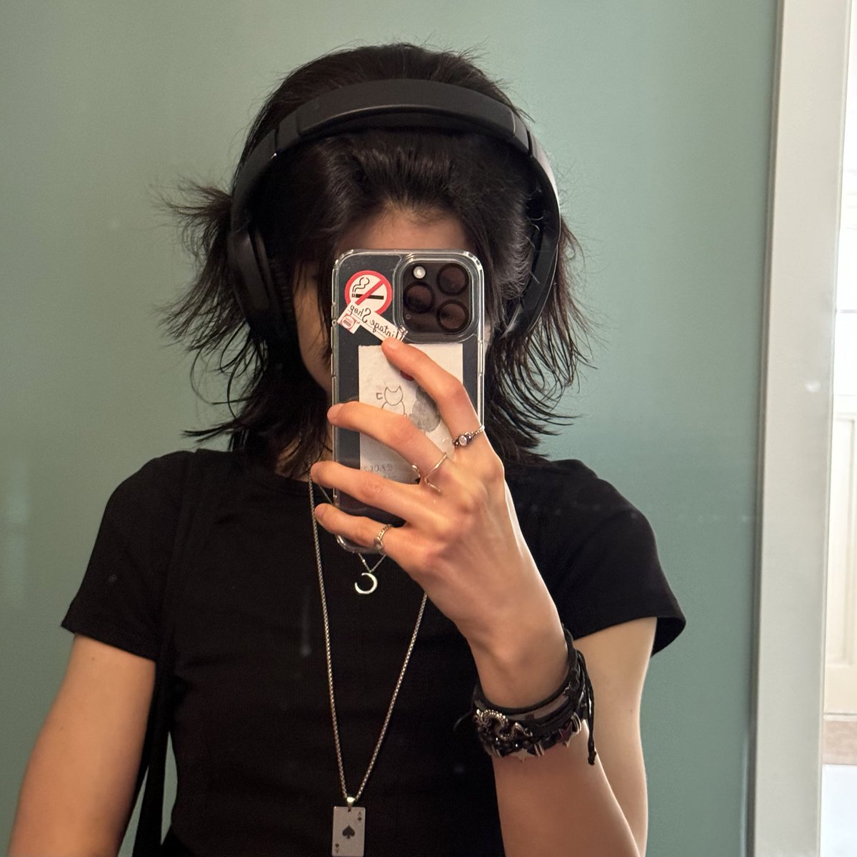 soulflos's tweet photo. got a new haircut, suddenly life is good again https://t.co/No7xoTh0qZ
