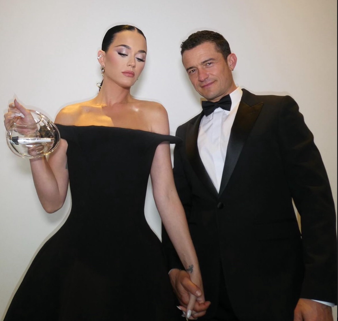 Korlandoupdates's tweet photo. "y = mx + b'
mom and dad @ the #breakthroughawards"♥️ 

Katy via Instagram https://t.co/C1K8xK90s9