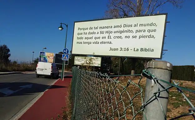 DelQuinta1919's tweet photo. Esto es lo que me he encontrado a la entrada de Valencia. Aveces se nos olvida que Dios nos ama y nos protege, abrazad a Dios y queredlo de la misma manera que el os ama.

Viva Cristo Rey 👑 https://t.co/GdxtPnB0EO