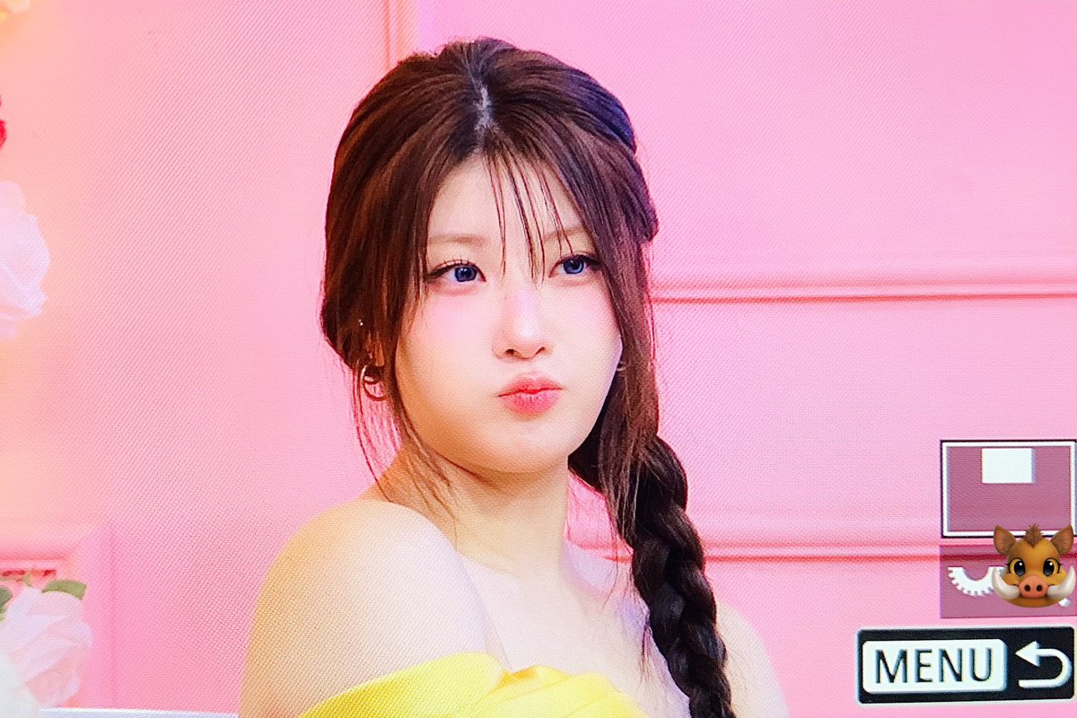 240414
#채인 #chaein #퍼플키스 #purple_kiss #bbb #이채영