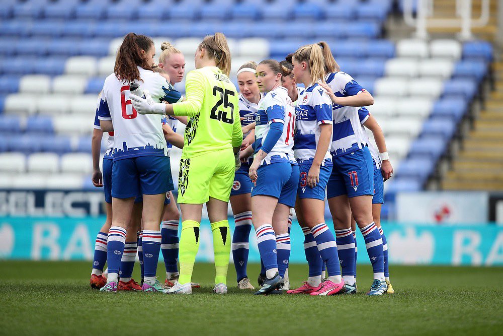 Good luck to @ReadingFCWomen today as they face @RoversWFC in the Championship ⚽️⚽️⚽️⚽️ Go Blues 💙💙💙💙@fiberkshire @RFCWFans @NonLeagueCrowd