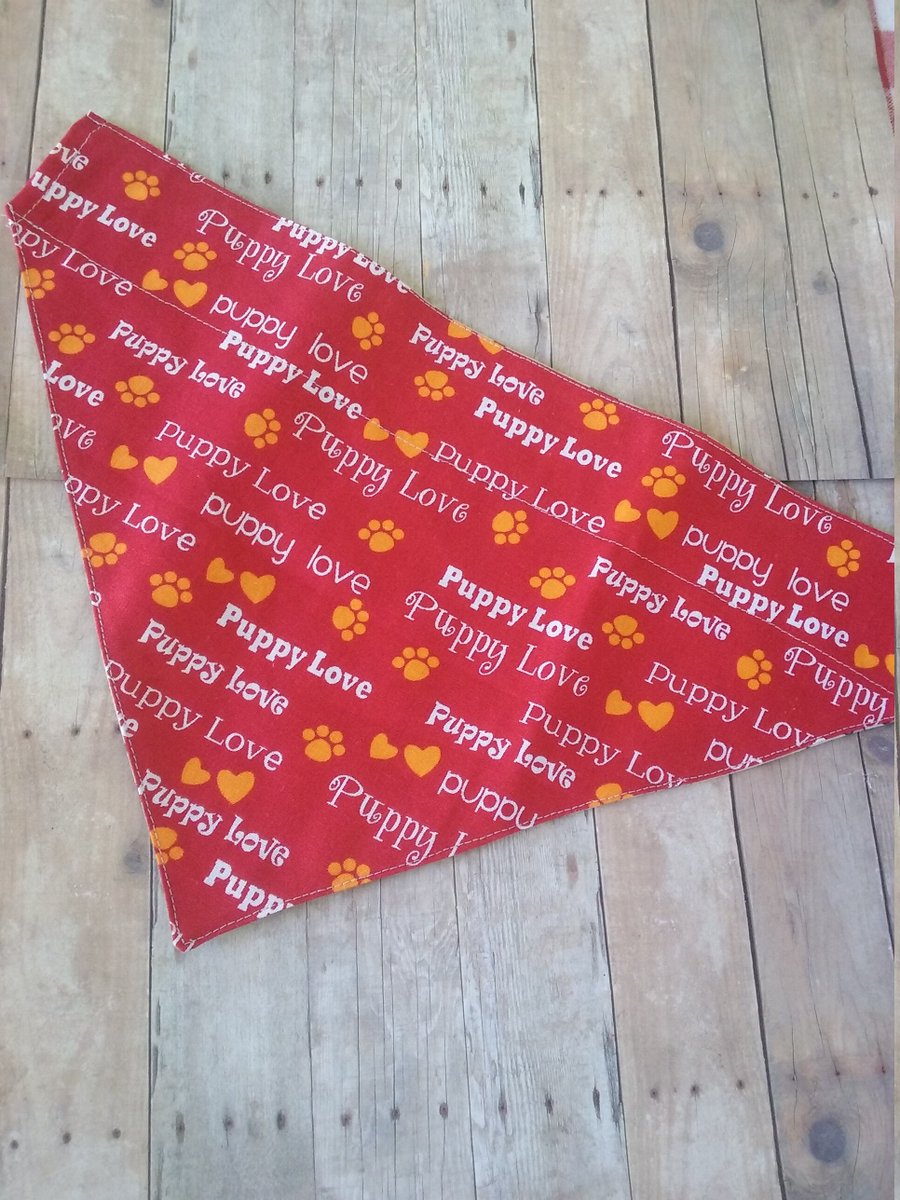 Valentines Dog Bandana, medium or small size, red puppy love fabric, Over the Collar, Reversible Bandana, Gift ideas, Dog Lover gift tuppu.net/b8585d70 #FathersDay #July4th #giftideas #MemorialDay #MothersDay #giftsunder10 #PawPrint