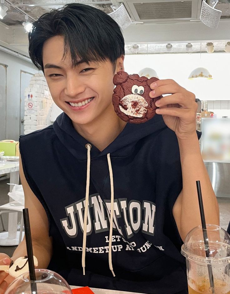 pjsblvd's tweet photo. Jay smiling with his teeth showing really hits different 🥹❤️🩹
JAY'S SPRINGTIME SNAPSHOTS
#JayPhotoFavorites
#Day6InBloomWithJay
#JAY #ENHYPEN_JAY #제이 #엔하이픈_제이 @ENHYPEN @ENHYPEN_members https://t.co/QmwqGPl85k