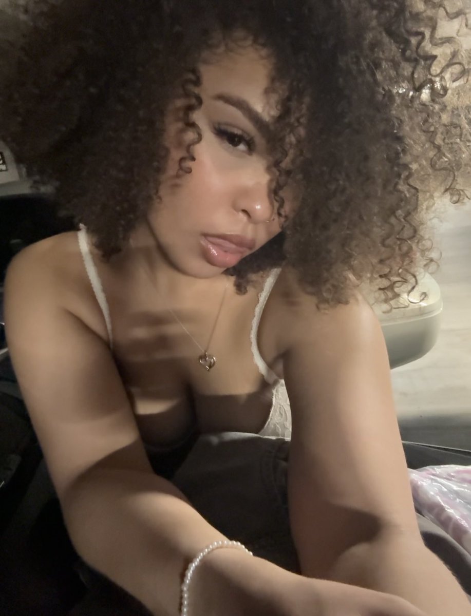 tamixyah's tweet photo. T is the drunkest https://t.co/HWcMuctFzM