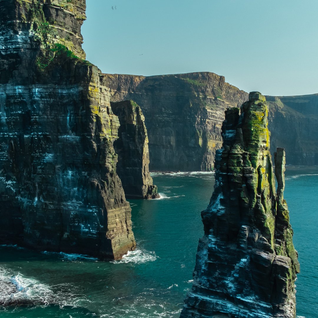 Picturesque cliffs: Moher's beauty, etched in Ireland's coastal landscape. 🏞️🎆

📍Cliffs of Moher, Co Clare

Courtesy of AirfilmDrone

#wildatlanticway #ireland #wildrovertours #TBEX #traveling #traveltuesday #adventure #cliffsofmoher #photooftheday #wildroverdaytours