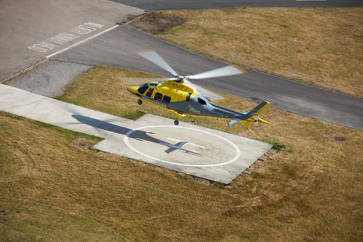 10.04.2024 #airambulance #warwickshire @Helimed53 were tasked to a sporting incident at 12:16 and were on scene at 12:31. Landing in a nearby field the crew treated a patient with a leg injury before conveying them to hospital by land.