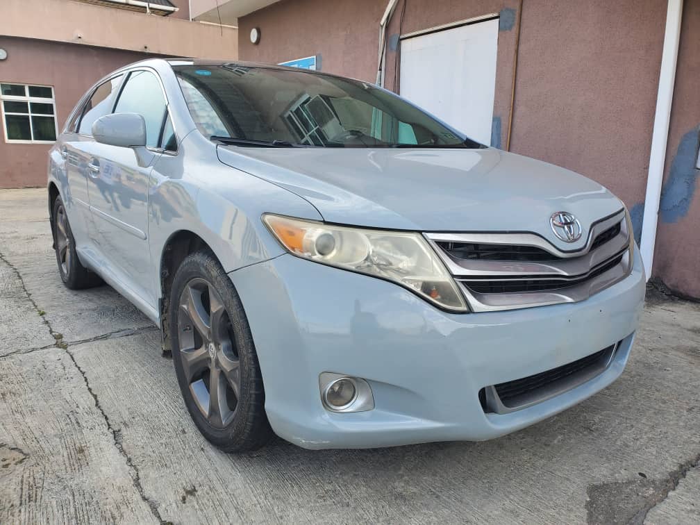 Emsotec_Autoz's tweet photo. Registered 2010 Venza, keyless ignition, power boot, double  panoramic roof, reverse camera, 6plugs, firm legs, good tyres.

 N.B: Bought brand-new, &amp; all documents are intact. 

10.2m  
Amuwo Odofin Lagos
08063178870

Northern Nigeria / Nigerian Army / Olamide Fanta Travis Naira https://t.co/s51LQtpJUS