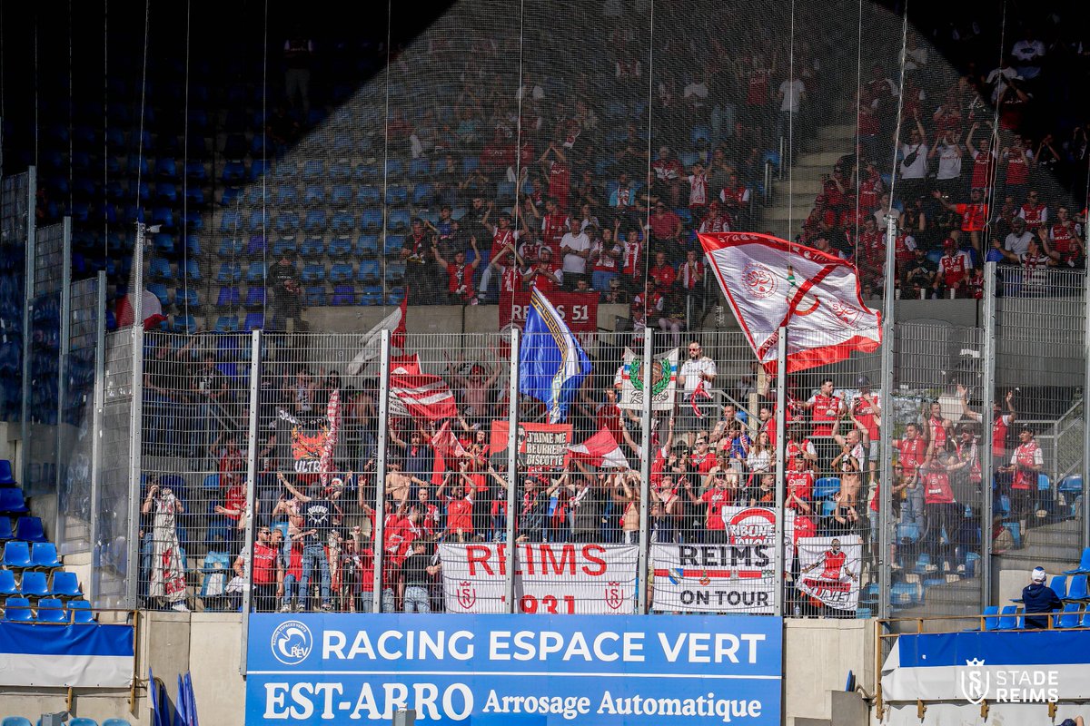 👏 𝗠𝗲𝗿𝗰𝗶 aux supporters qui ont fait le déplacement à Strasbourg pour soutenir nos Rouge & Blanc ❤️🤍 🔜 𝘖𝘯 𝘴𝘦 𝘳𝘦𝘵𝘳𝘰𝘶𝘷𝘦 𝘥𝘪𝘮𝘢𝘯𝘤𝘩𝘦 𝘢̀ 𝘋𝘦𝘭𝘢𝘶𝘯𝘦 𝘱𝘰𝘶𝘳 𝘭𝘢 𝘳𝘦́𝘤𝘦𝘱𝘵𝘪𝘰𝘯 𝘥𝘦 𝘔𝘰𝘯𝘵𝘱𝘦𝘭𝘭𝘪𝘦𝘳 ! 🏟️ #TeamSDR