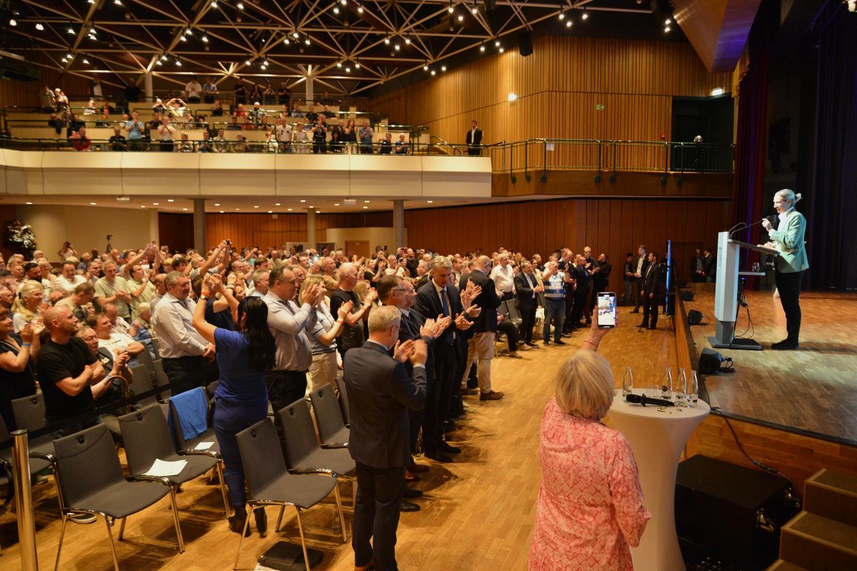 Tolle Stimmung und volles Haus: Vielen Dank für den gestrigen Abend in #Karlsruhe - mit der Landesgruppe Baden-Württemberg der #AfD-Fraktion im #Bundestag! Hier Aufzeichnung ansehen: youtube.com/watch?v=_948JB…