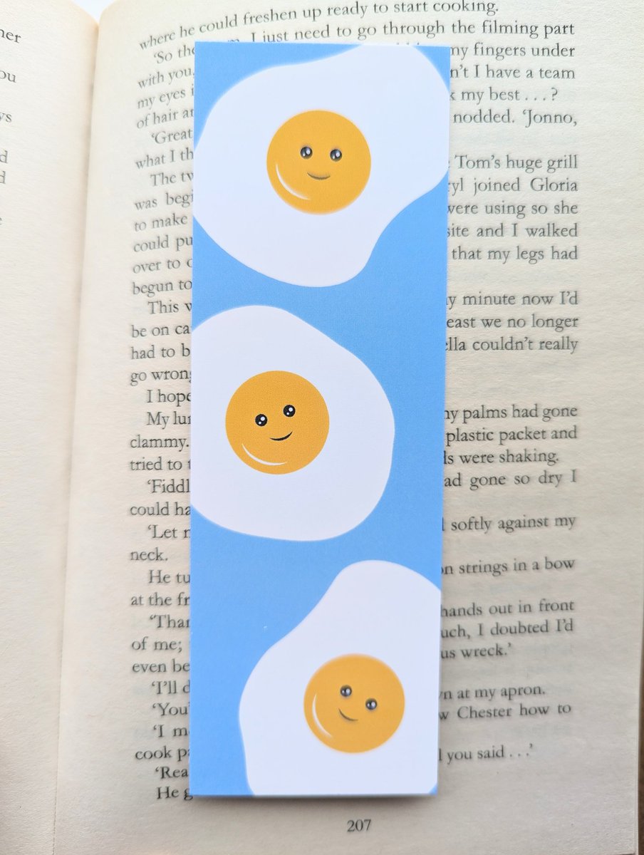 My cute fried eggs are available as a print and also a bookmark andrealemindesign.etsy.com #UKGiftHour #UKGiftAM #friedeggs #bookmarks #prints #shopindie #TheCraftersUK