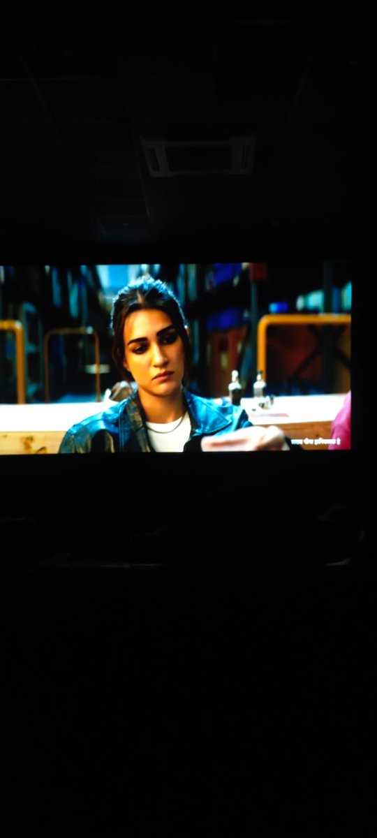 Finally watched #Crew because of @kritisanon #superdirection 💥💥🥰👌👌🧡