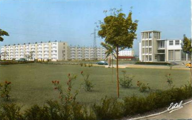 57 Guénange en Moselle, l'Hôtel de Ville 1962 et la Citroën DS19.. puis la cité HLM