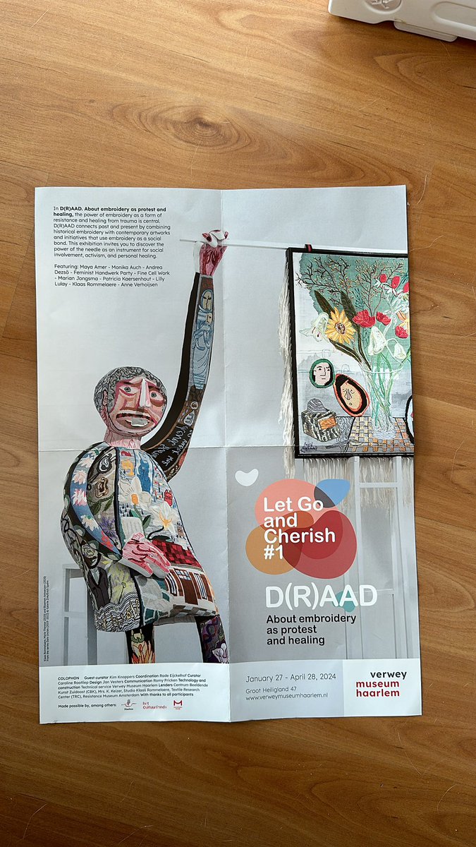 VentjeJoris's tweet photo. Deze poppen staan ook op de folder: het is een evenwichtige tentoonstelling met handwerk van vroeger tot nu: van allerlei landen/culturen/religies. Zo zijn er prachtige werk(jes) te zien bijvoorbeeld uit de gevangenis #Schevingen waar vrouwen onder de 👃van bewakers in WO2 https://t.co/Ky4DW0CXzU