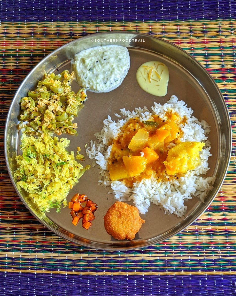 Puthandu Vazhthukal to Everyone Celebrating Tamil New Year! On the plate Payasam, Pachadi, Podalangai/Snake Gourd Poriyal, Cabbage Thoran,Maanga Oorugai, Parappu Vadai ,Rice, Parappu & Sambar

#teampixel #southernfoodtrail #TamilNewYear2024 #Puthandu