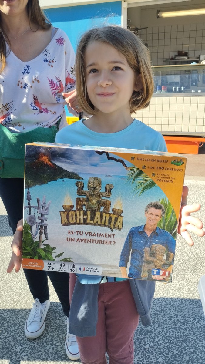 @DenisBrogniart et bien voilà comme quoi , Anna, Fan de l'émission vient de se procurer le fameux jeux !