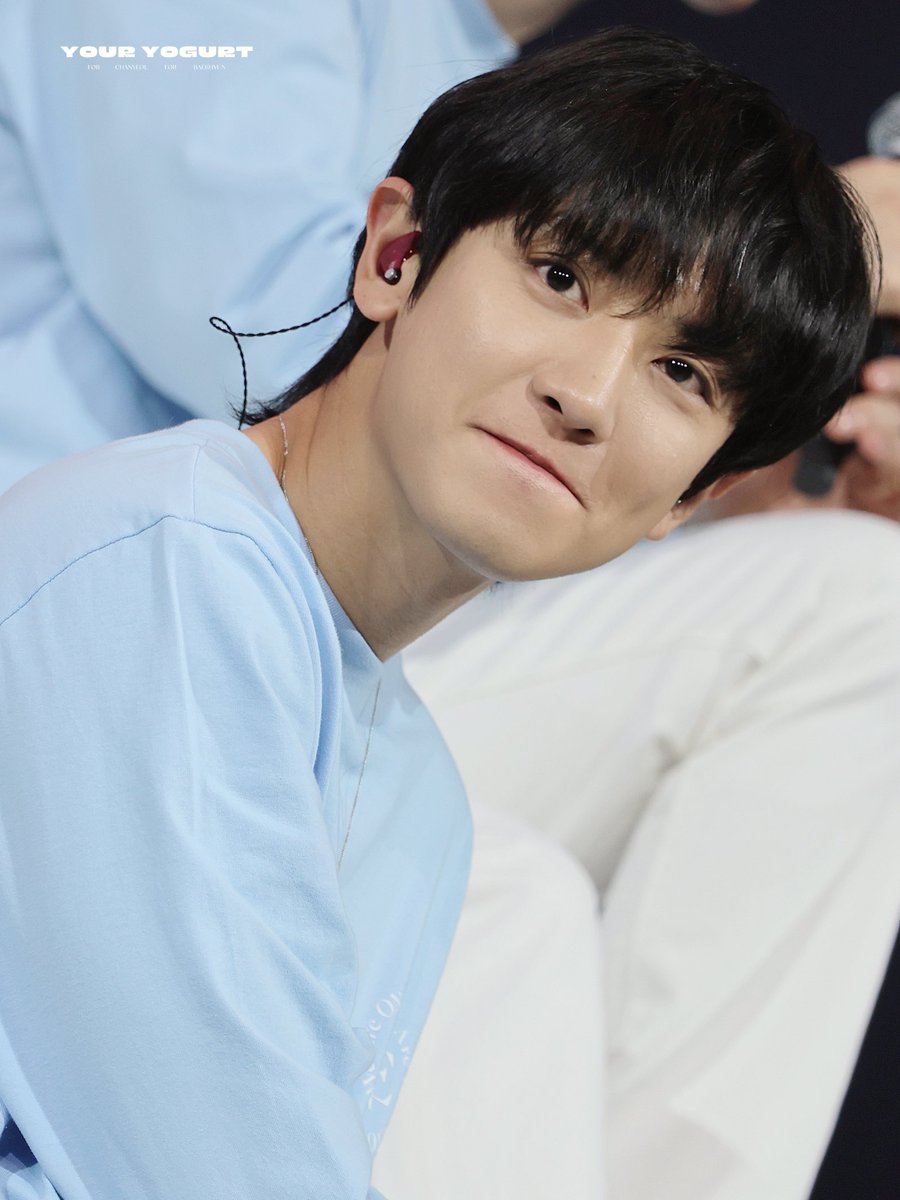 YOUR__YOGURT's tweet photo. 멋있다

#CHANYEOL #찬열 
#EXO #엑소찬열 #엑소 https://t.co/6zcEt46qZM