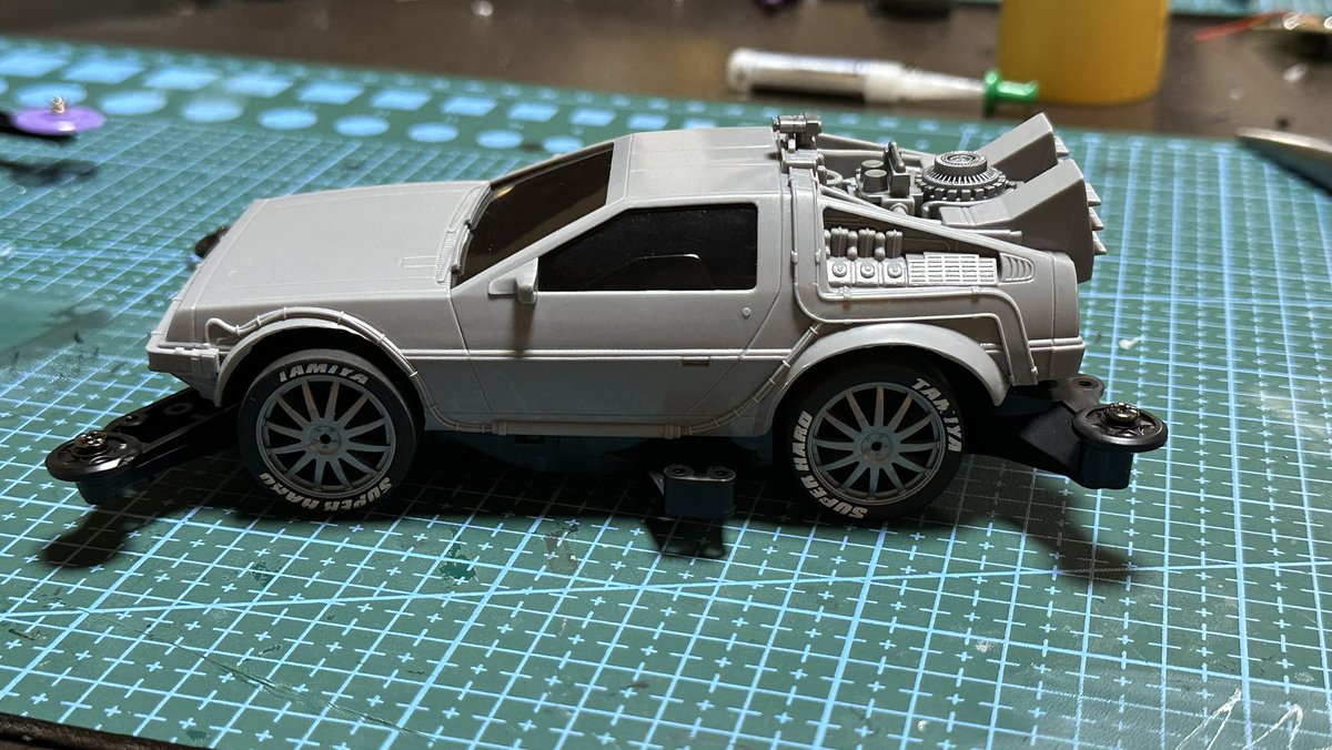 デロリアンミニ四駆初号完成✨ 3Dプリンターでボディ乗せるアダプター