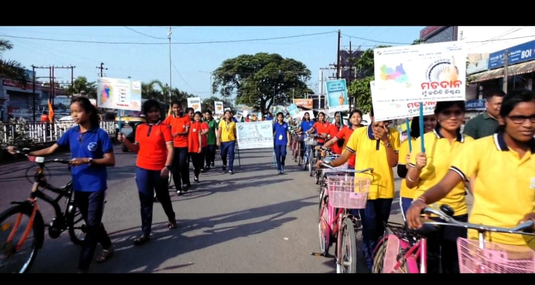 As a part of SVEEP activity,a Cycle rally was organised by District Administration on 13th April to raise awareness on various voting related activities & to ensure maximum participation on Poll day. Rally was flagged off by CDO,Zilla Parishad-cum-SVEEP NO. #BhadrakWillVote
