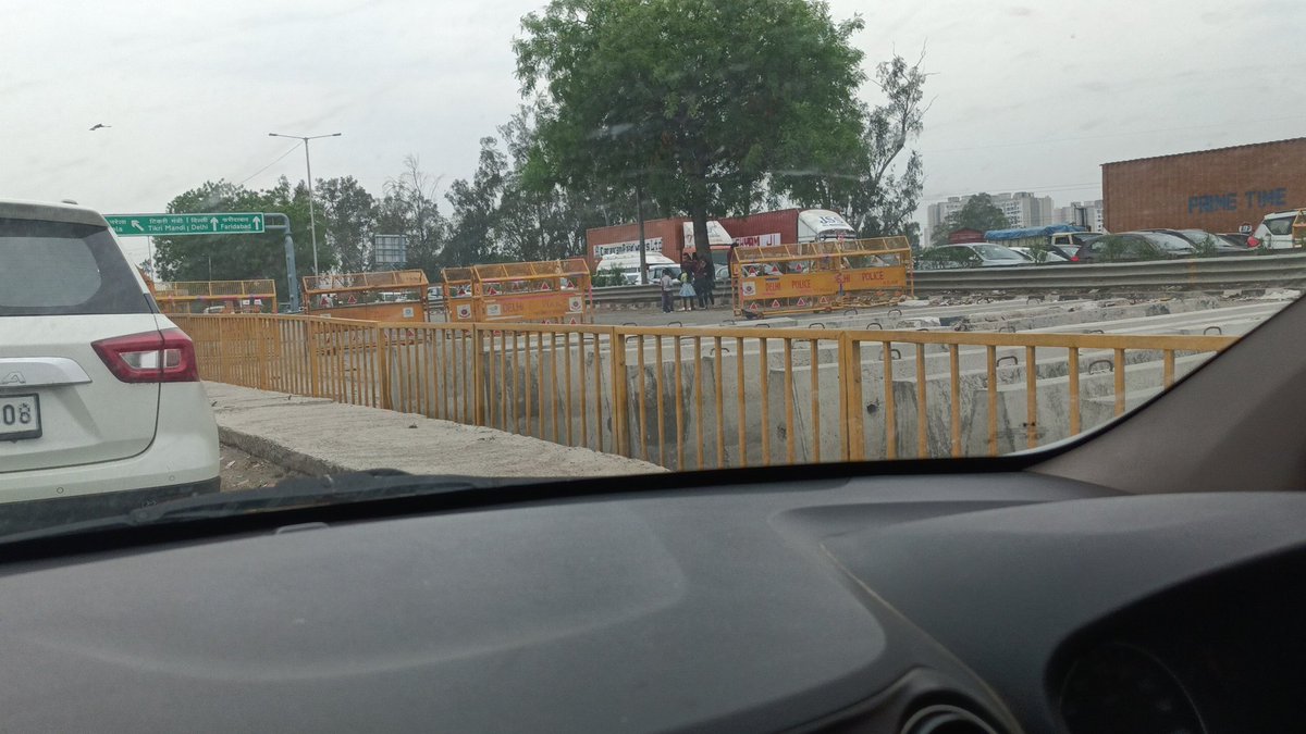 goel_manav2001's tweet photo. The flyover near kundli border is closed from past several months and still no working is happening over it ..it is causing lots of problem people have to stand in queues for so long..pls resolve it as soon as possible @BJP4India @NHAI_Official @BJP4Delhi @ministryofroads https://t.co/wMub1qTnW3