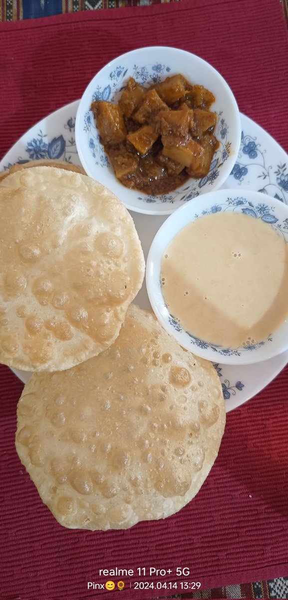 #ShubhoNoboborsho 
#HappyBengaliNewYear 
Veggie lunch, luchi, aloo dum and yummy kheer!
May this year bring all of us love health, wealth and happiness!!
😊🌻🤗🌻
