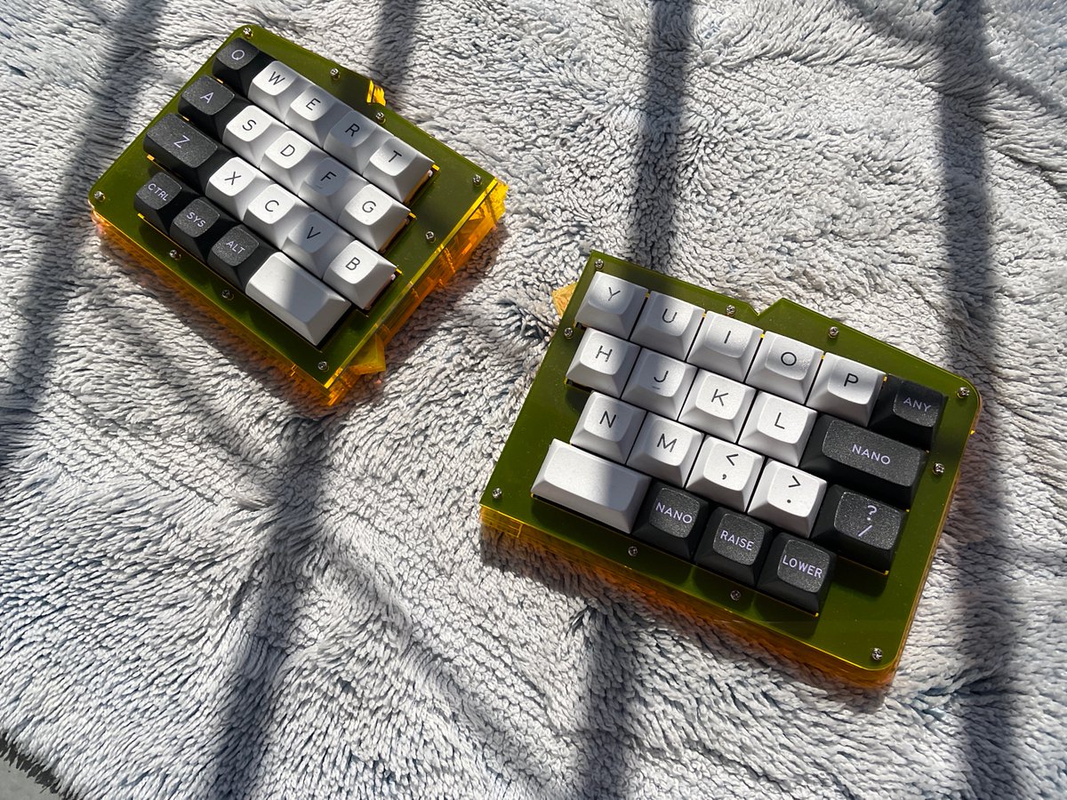 Title:陽光の下で
Keyboard:cool939v2
Keycap:DSS Nano
#KEEB_PD #KEEB_PD_R193 #俺キー #cool939v2 #mechanicalkeyboard #自作キーボード