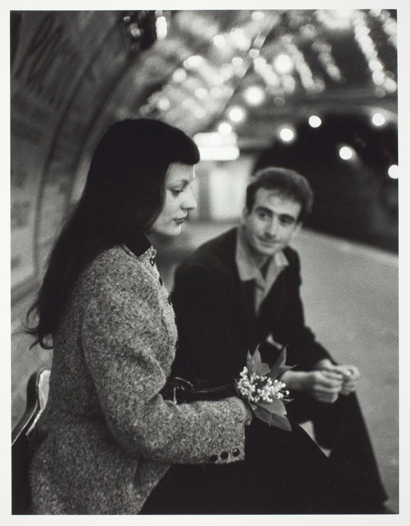 📸 Robert Doisneau, ( 14 April 1912 - 1 April 1994 ). Le Muguet du Métro, 1953.