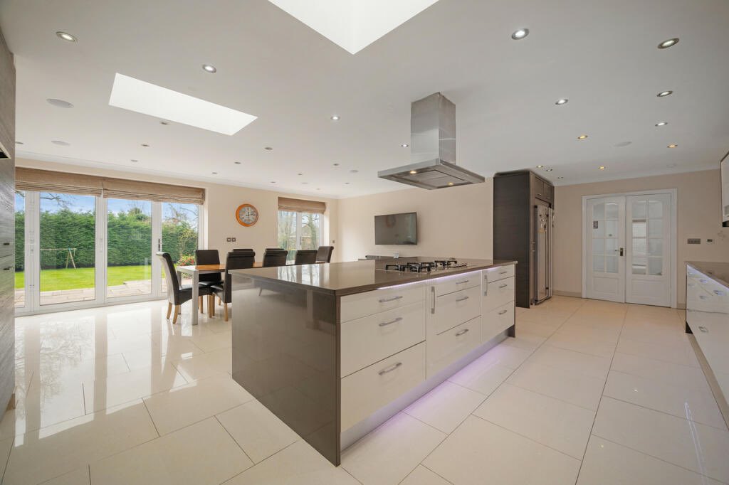 Damion Merry tweet media