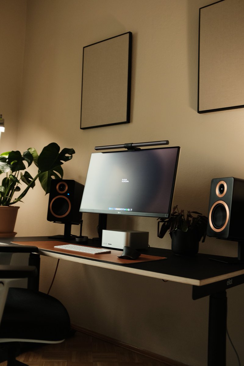 The Camera 📸 x 🖼️ Picture 

#fujifilm #x100f #desksetup