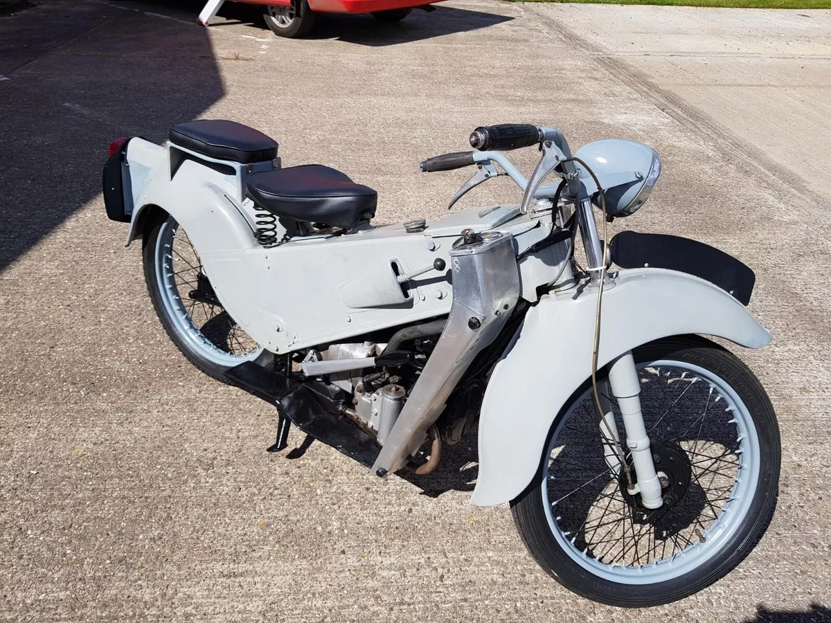 BarnFindsUK's tweet photo. Ad:  1952 Velocette LE 200 Mk2
On eBay here -->> https://t.co/LMlzLjNIFB

 #ClassicMotorcycle #VelocetteLE #MotorcycleForSale #MotorcycleRestoration #CollectorBike #BritishMotorcycle https://t.co/h4UpjstN1a