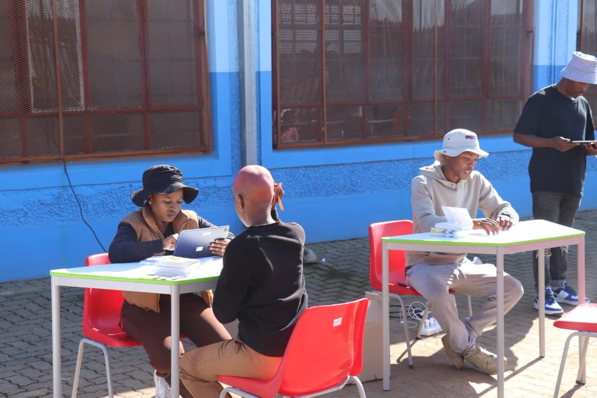 Day 2️⃣ at Leema-Mokotuli Primary School ,registration of jobs and skills development #iCrushNeLova #Nasiispani #GGT2030