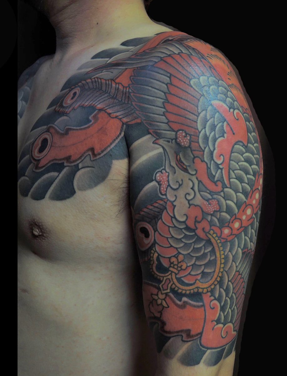 「中成雷雲龍」はあと一回で完成です〜😊
「宝輪鳳凰」は完成でございます〜🙏
みなさんお疲れ様でした！

dmstattoo.com 

#いわきタトゥー 
#タトゥー 
#福島県タトゥー 
#wabori 
#タトゥースタジオ 
#tattoo 
#刺青 
#irezumi 
#japanesetattoo
#和彫り