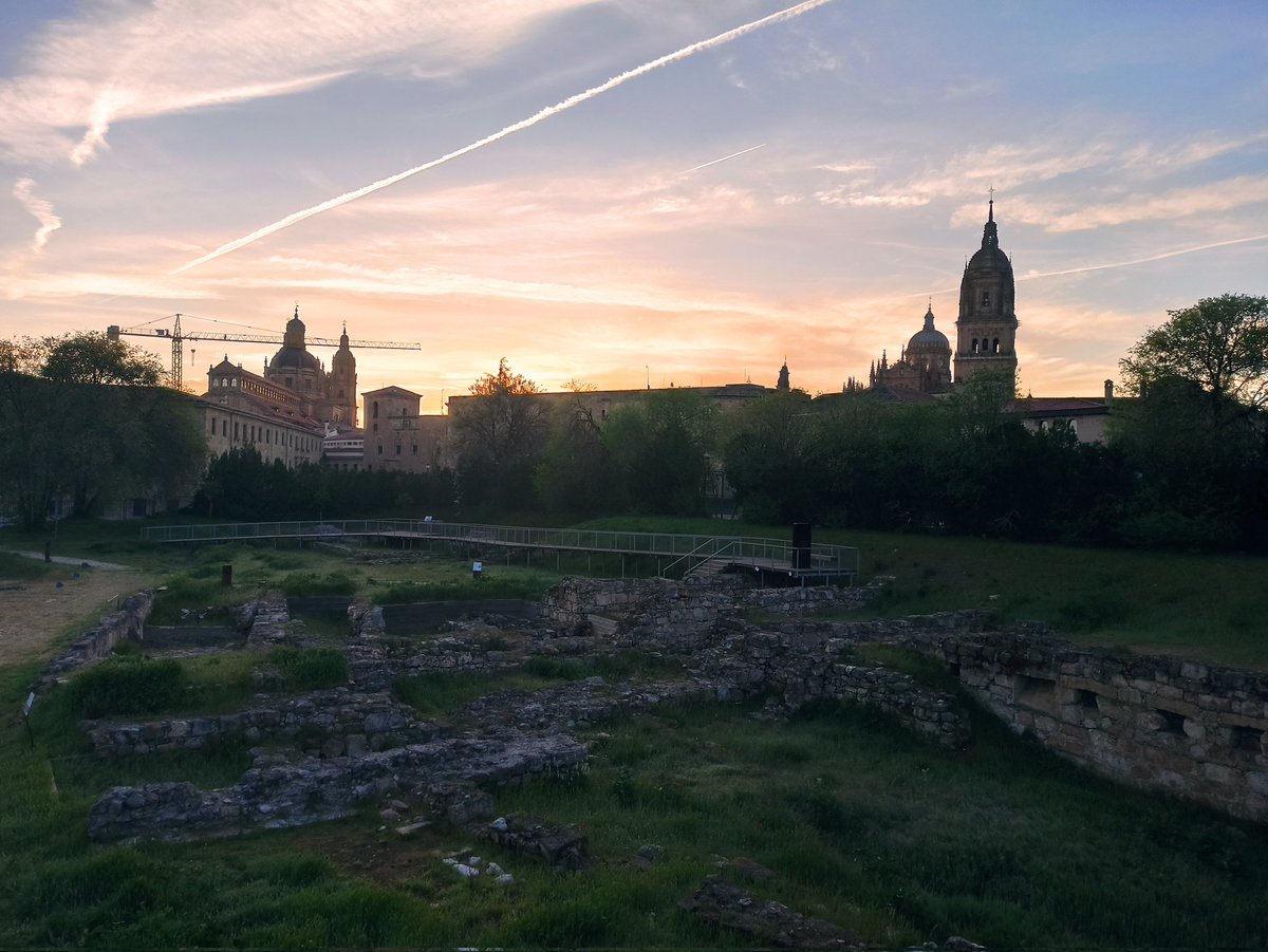 Paseico mañanero escuchando <a href="/AnaideiaFM/">Anaideia Podcast</a> Un gusto!