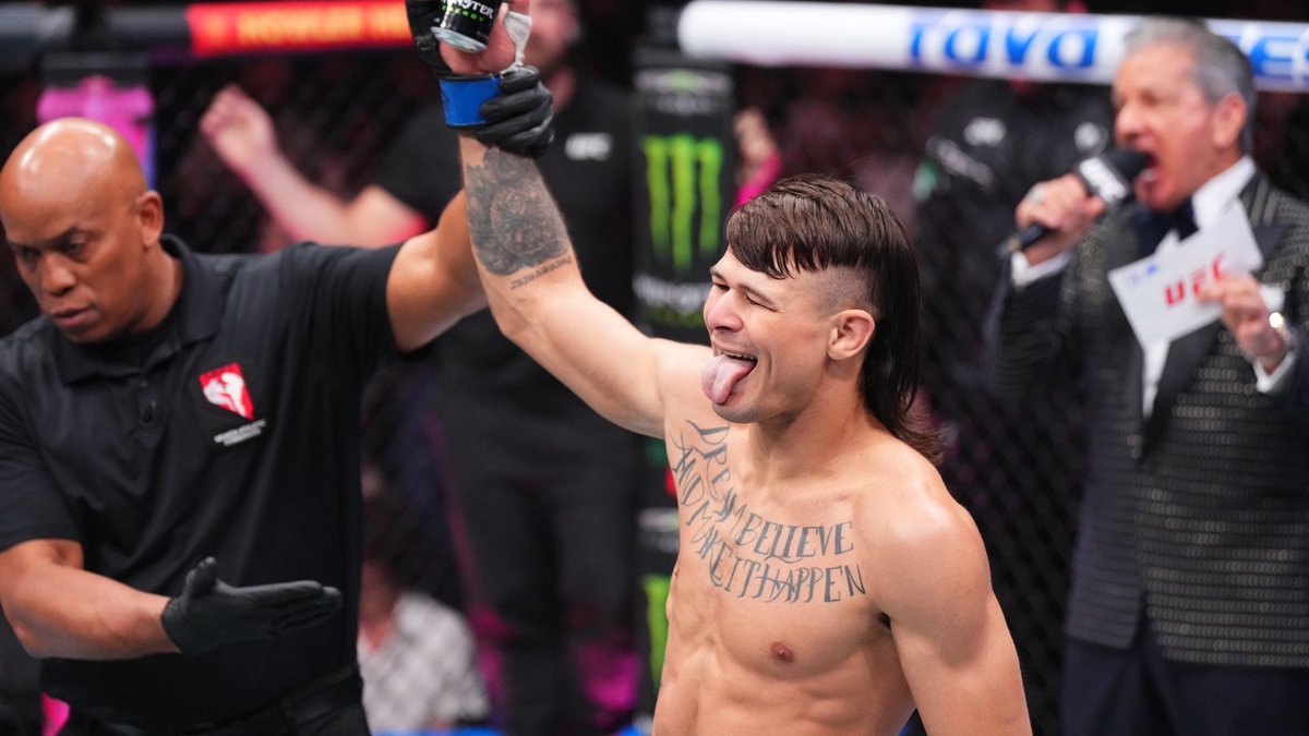 ufc's tweet photo. His stock continues to rise 📈

Last night @DiegoLopesMMA showed just why he is quickly becoming a fan favorite! #UFC300 https://t.co/piqrddJas7