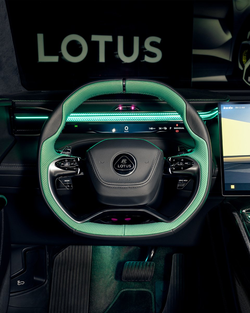 lotuscars_qatar tweet picture