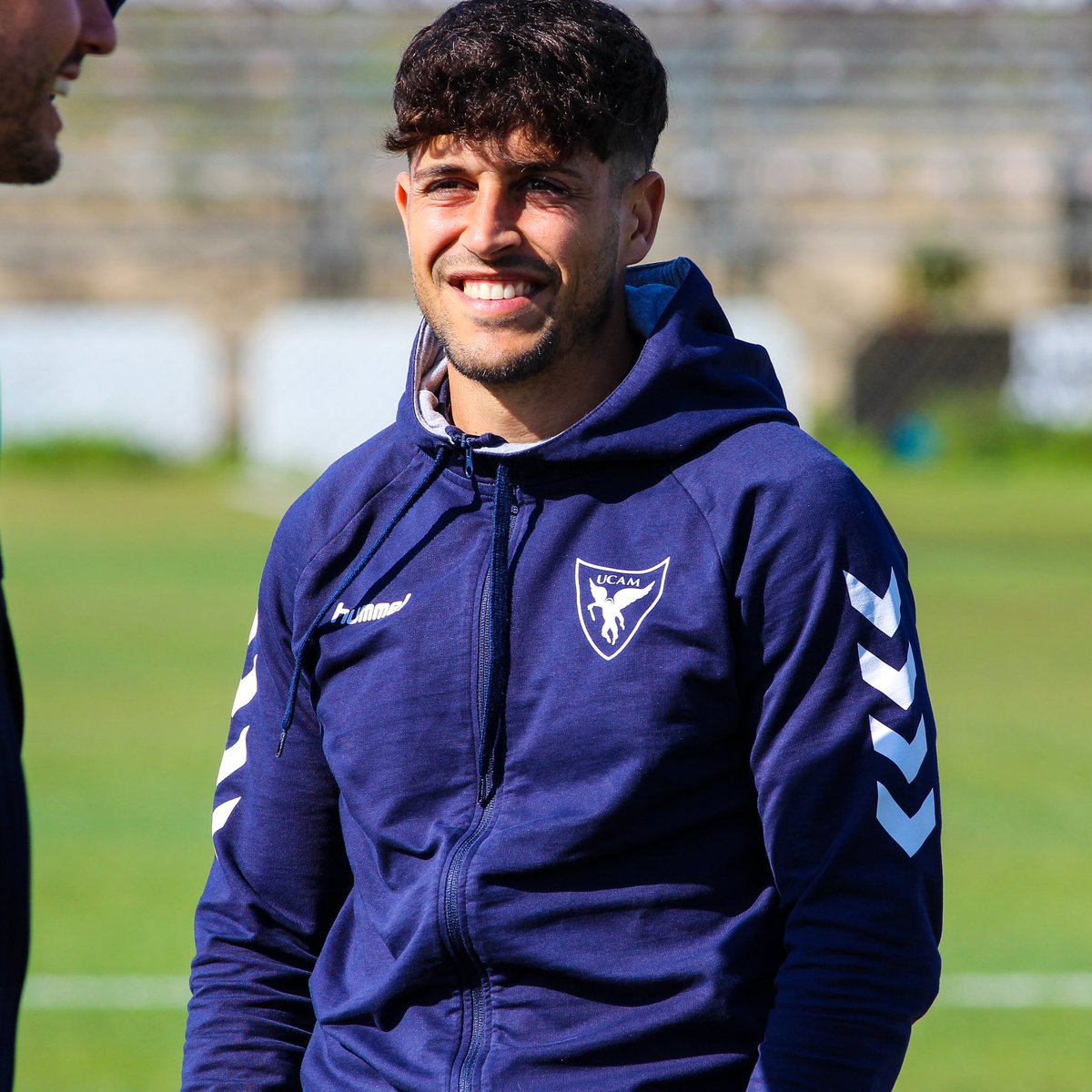 ¡Hola, <a href="/racingctmmfc/">Racing Cartagena Mar Menor F.C.</a>! 👋🏻 

Los nuestros ya pisan el césped del campo principal del Gómez Meseguer.

#RacingCartagenaMarMenorUCAMMurcia | #EspírituInquebrantable