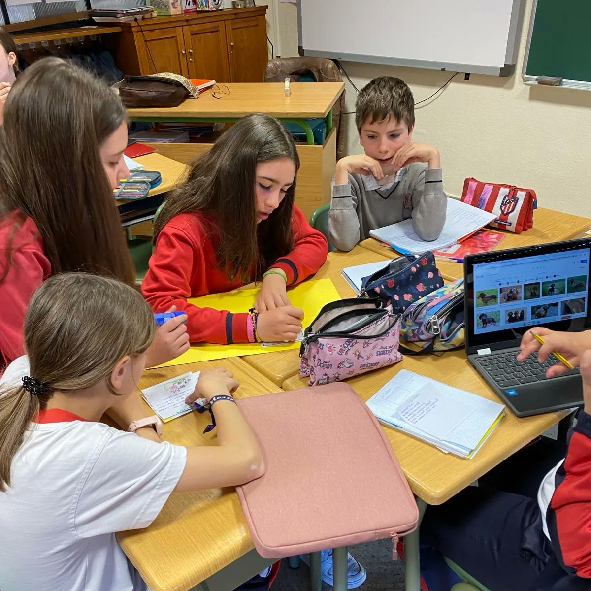 DiscipulasLeon's tweet image. ¡Buenos días! ☀️ 

Los alumnos de quinto de primaria han realizado una actividad sobre animales en Francés.

¡Feliz domingo! ☺️ 

#français #laferme #leonesp