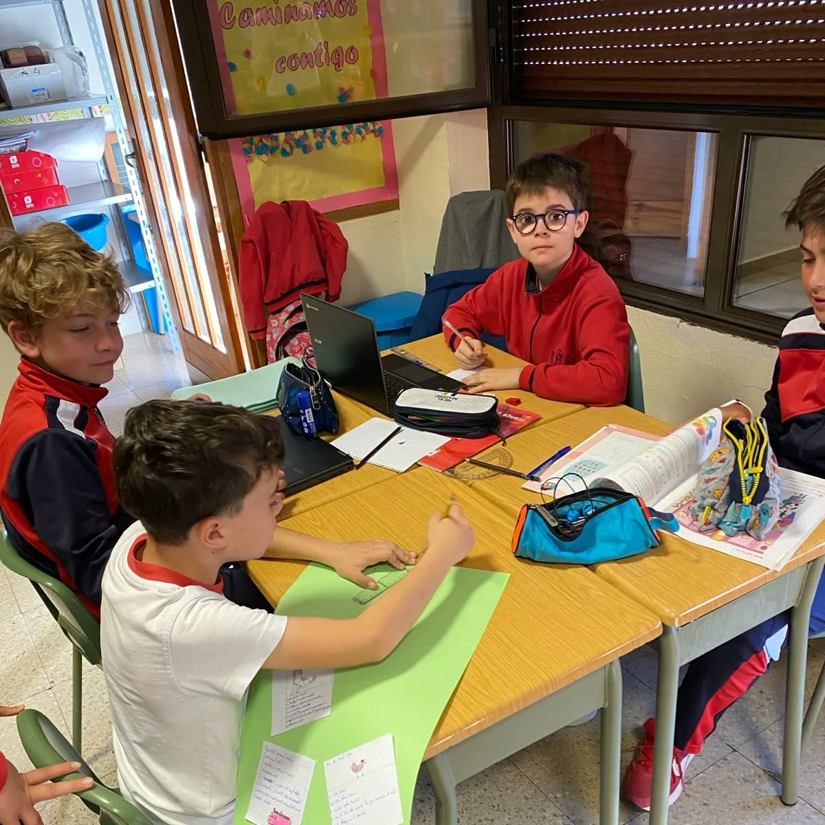 DiscipulasLeon's tweet image. ¡Buenos días! ☀️ 

Los alumnos de quinto de primaria han realizado una actividad sobre animales en Francés.

¡Feliz domingo! ☺️ 

#français #laferme #leonesp
