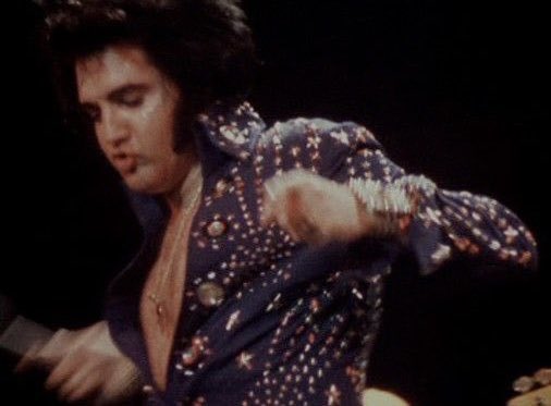 “For those of you that can't see this is an owl' 🦉

#ElvisHistory April 14th 1972 🎶
Greensboro, North Carolina