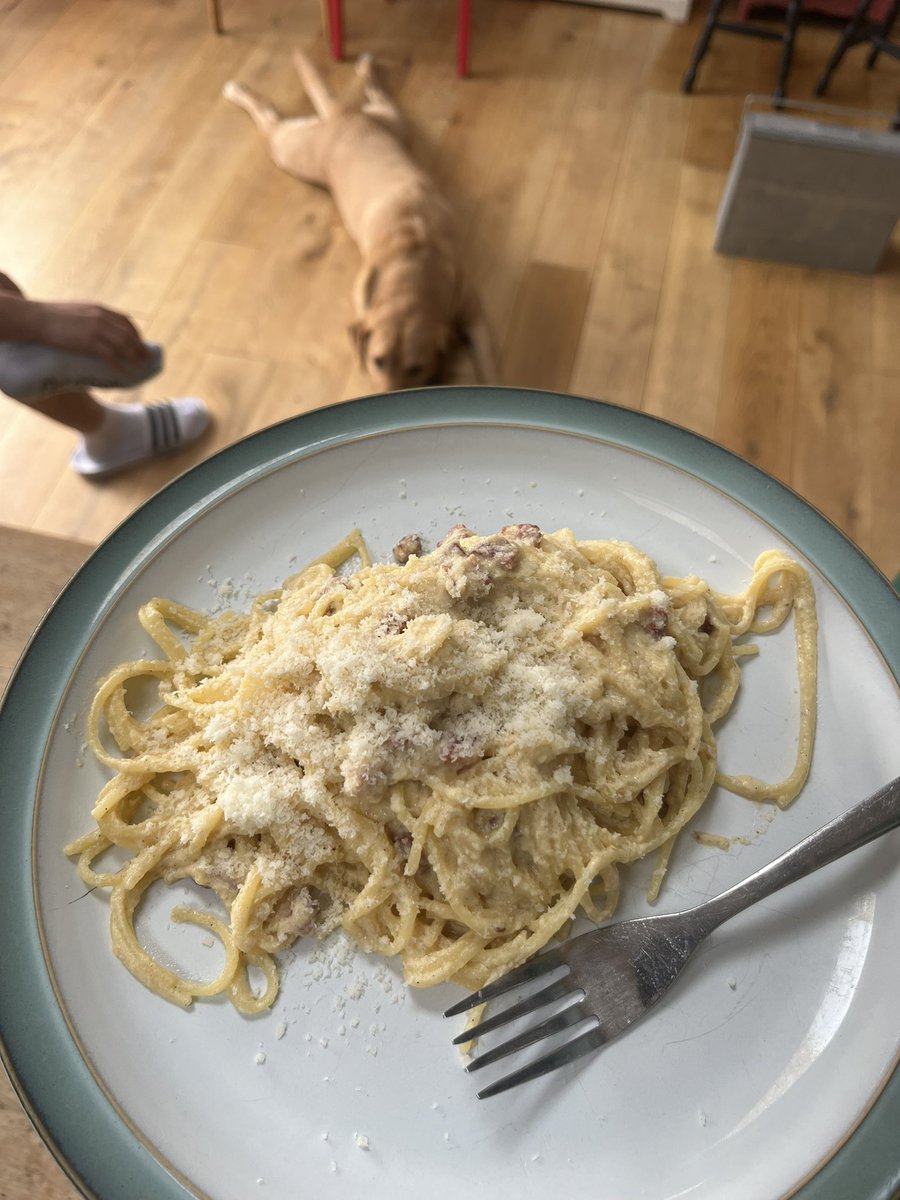 Carbonara for breakfast? Why not. Overall, it’s like scrambled eggs 🫣