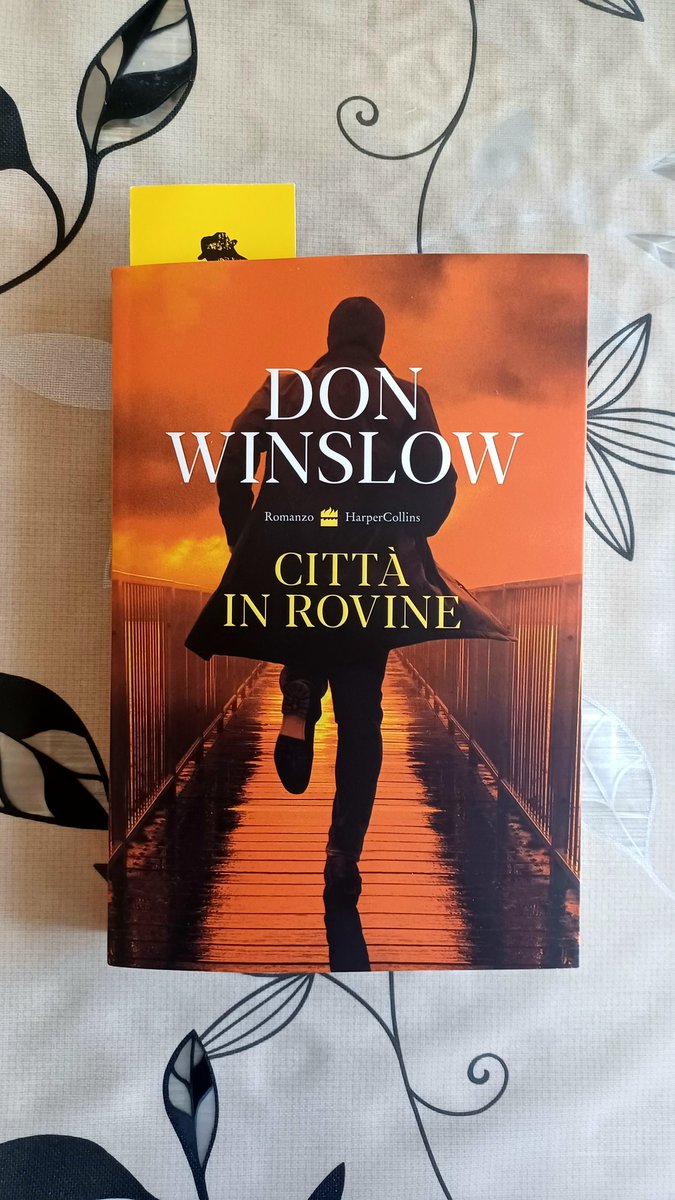 Starting a new @donwinslow novel is like jumping on a roller coaster carriage... the pages turn fast... the journey begins!
#CityInRuins #CittàInRovine @harpercollinsIT 

#follipergialli