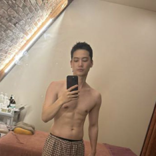 defimkim's tweet photo. อ๊ากกกกก แจบอมๆๆๆๆ แจบอมล่าสุดตอนนี้😭😭😭😭😭😭😭😭😭😭😭😭😭😭😭😭😭😭😭😭 หุ่นแจบอม😭😭😭😭😭 https://t.co/ai4ggprIk1