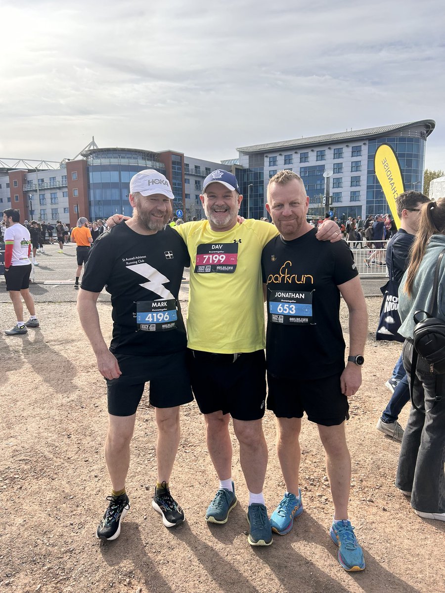 JonathanMBryan's tweet photo. #readinghalf ready https://t.co/gLzhJC2edV