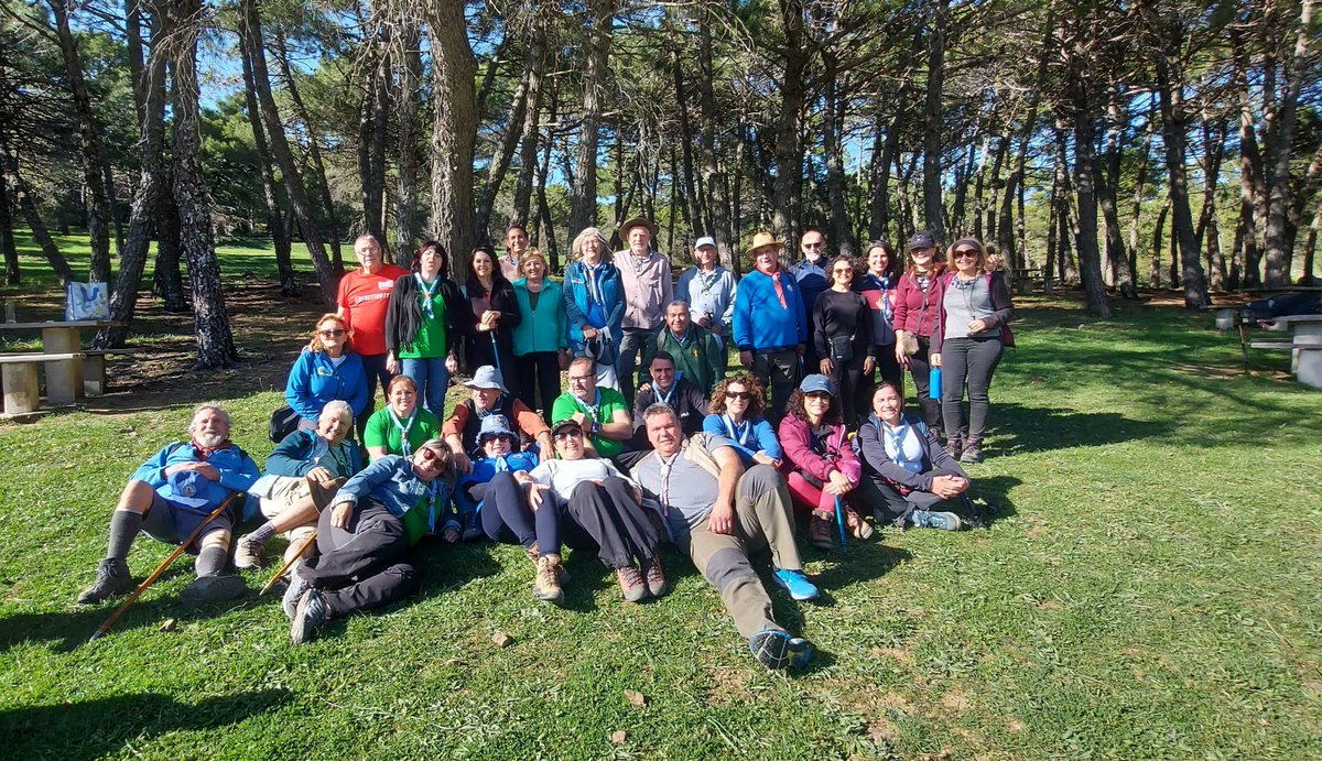 asdeaakela's tweet photo. La jornada de ayer sábado, la disfrutamos visitando el pinsapar de la Sierra de las Nieves, conociendo la singularidad del pinsapo, acompañados de increíbles paisajes. https://t.co/usgVtxXs7J