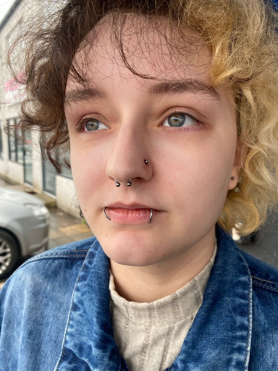 Healed septum and newly pierced nose for one of our fave clients✨  

#piercer #bodypiercer #mods #bodymods #artist #cute #hot #tattoos #alternative #goth #gothgirl #emo #edgyaesthetic #grunge #grungeaesthetic #studio #piercingstudio