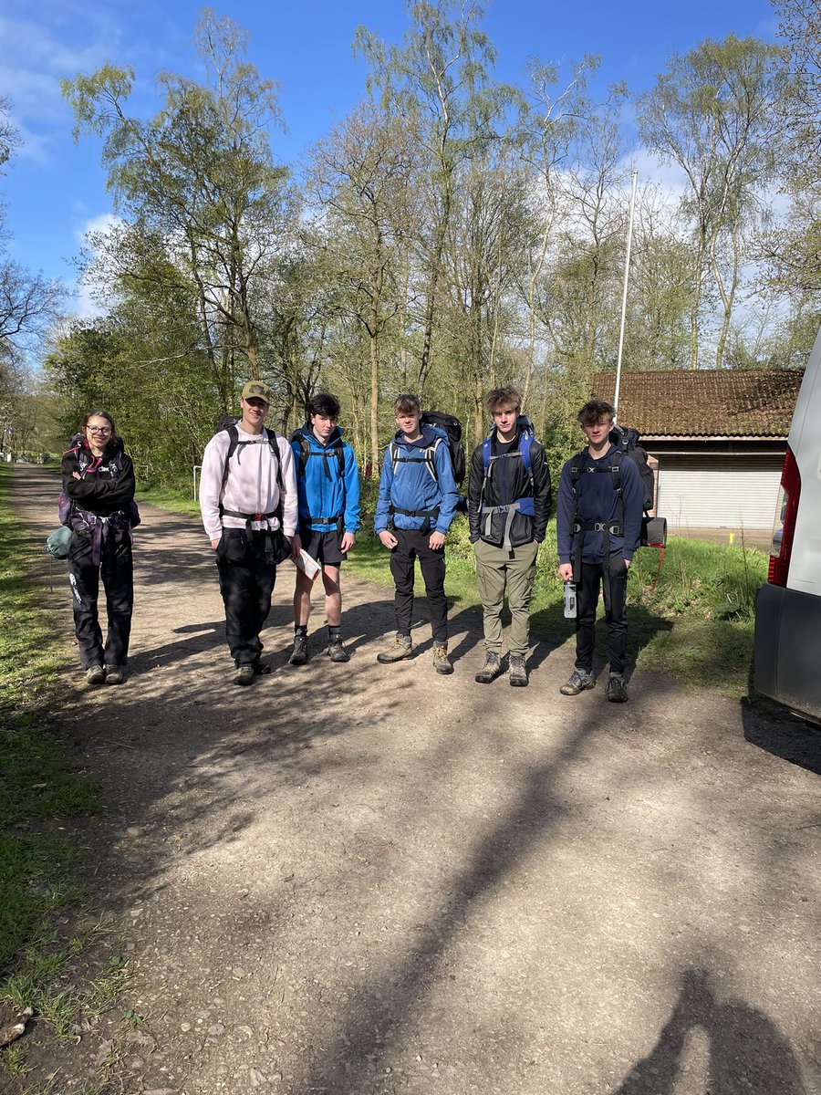 MissARonald's tweet photo. @LuttHigh Silver DofE day 2 walk under way ! Great sunny weather, all packed up on time to start the walk https://t.co/p2VFK86pjF