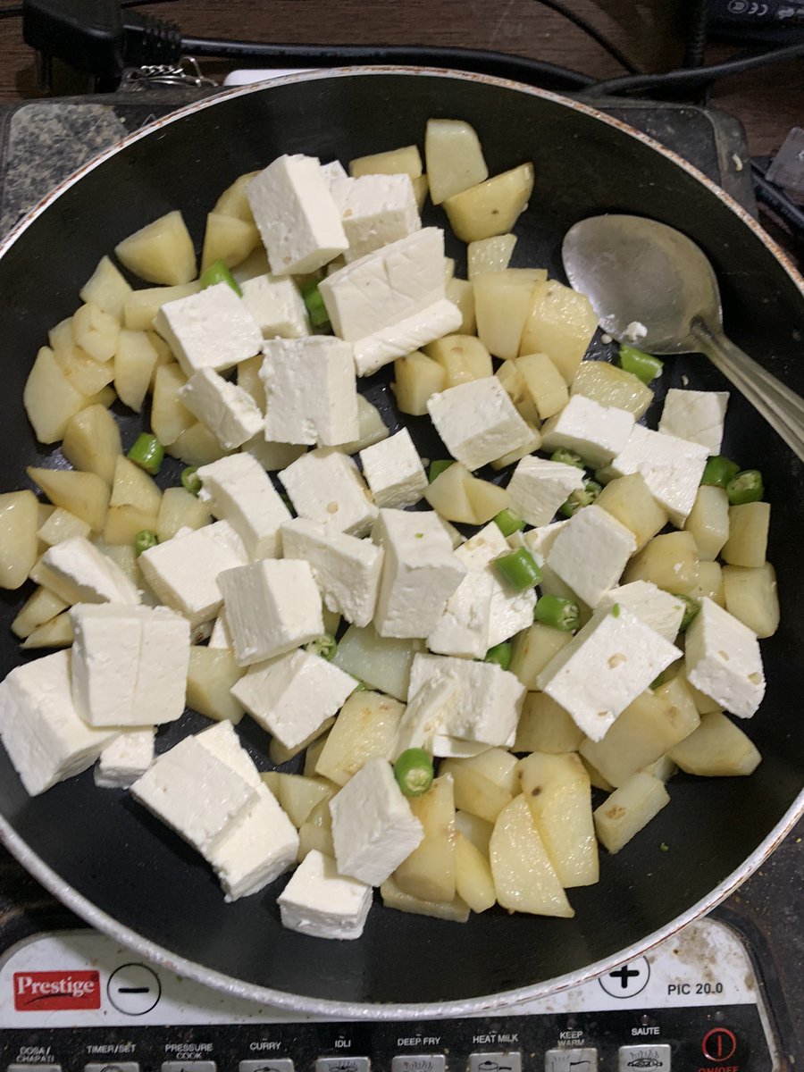 prayforpranav's tweet photo. I’ve had this meal in the morning which had 58 gm protein, 80 gm of carbs and 90 gm fat, total calories rounded to around 1200 calories.

It is fast friendly option as for spice it had green chilli and pink salt.

Aftertaste is good and it’s worth trying! https://t.co/UJbXG9IAKb