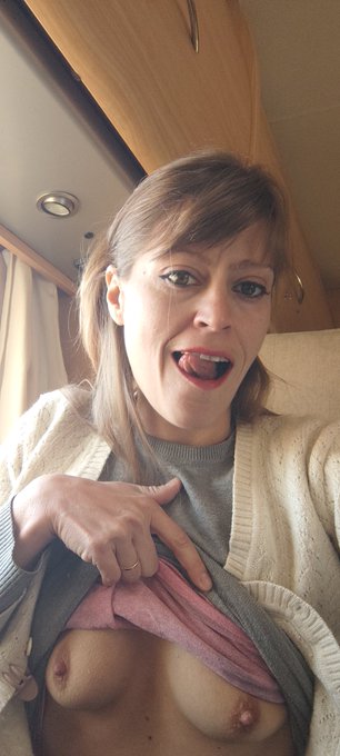 Buongiorno buona  domenica porcellini 😈🔥👇🏼  https://t.co/zMqnCgubuO https://t.co/jnAh1ijMNh<a href="/tag/friday"class="tags"><span>#friday</span></a><a href="/tag/milf"class="tags"><span>#milf</span></a><a href="/tag/hotwife"class="tags"><span>#hotwife</span></a><a href="/tag/fridaymorning"class="tags"><span>#fridaymorning</span></a><a href="/tag/venerd"class="tags"><span>#venerd</span></a>